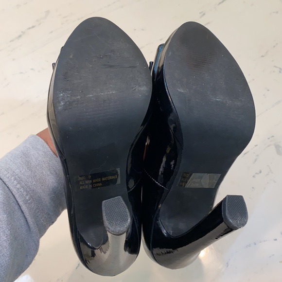 Charlotte Russe Peep Toe Heels Size 7 Black - Picture 12 of 14
